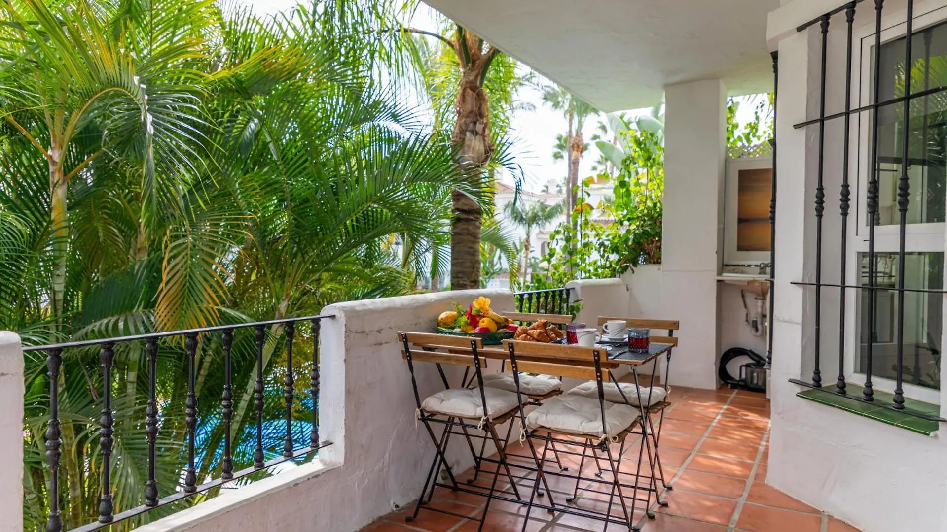 Ab Properties - Design Penthouse Marbella - Puerto Banus - Golden Mile - Pool And Tropical Garden View